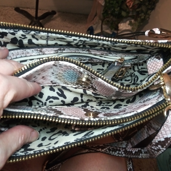 Jessica Simpson New Without Tags Camille Pink & Blue Snake Print Crossbody Purse - Picture 12 of 15